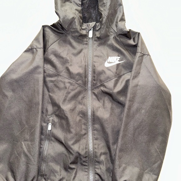 Boys Nike Jacket Size 5 - Picture 1 of 2
